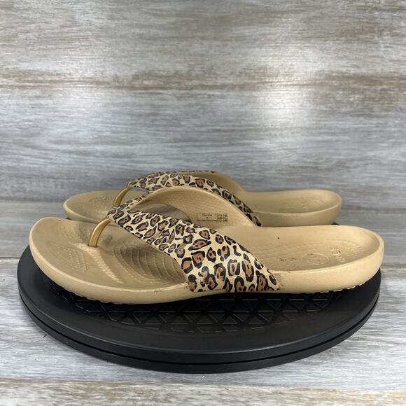 Crocs Women's Kadee Leopard Printed Flip Flop Sandals Size 9 - Picture 1 of 8